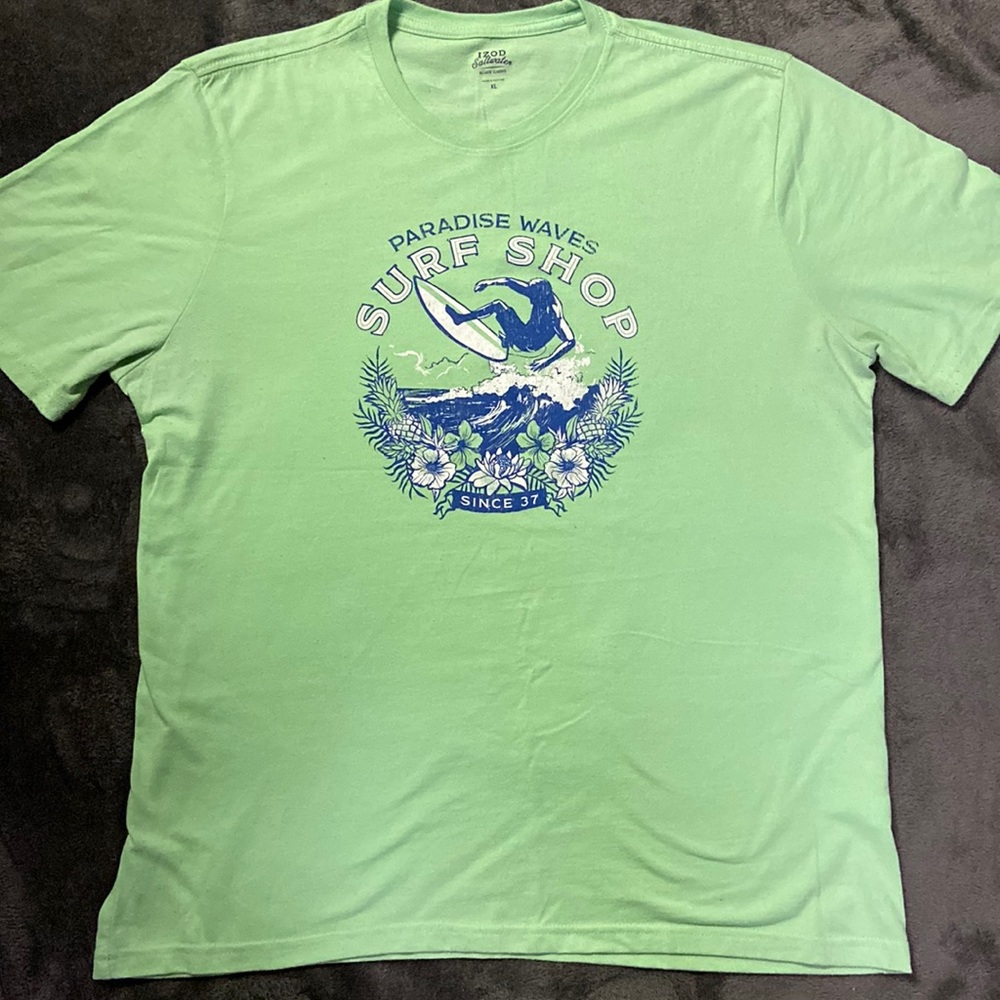 IZOD saltwater “paradise waves surf shop” t-shirt size XL. Great condition